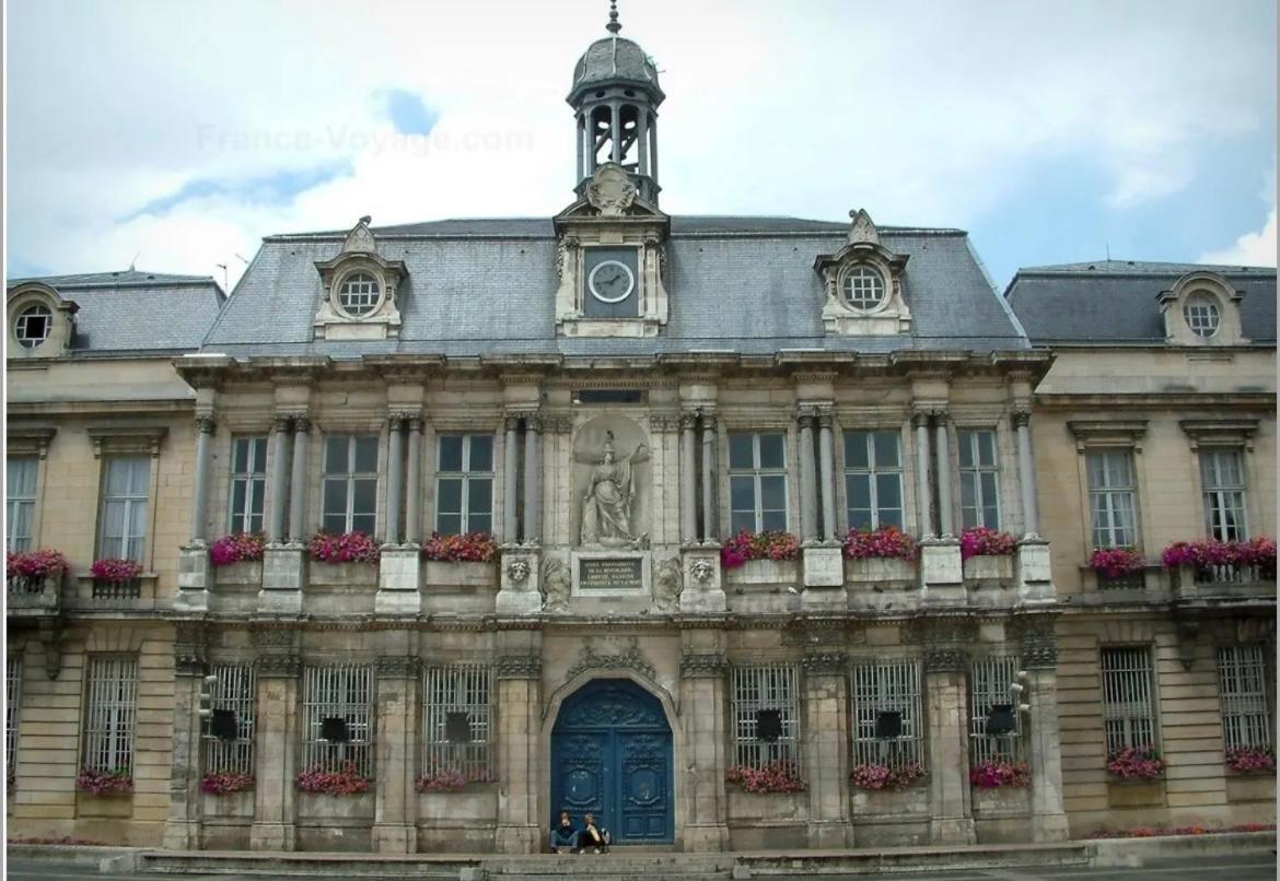 Ferienwohnung Le Treize Au Coeur Du Bouchon Troyes Exterior foto